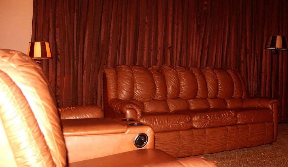 Hotel Elegance Nv Парамарибо Екстериор снимка